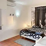 Apartmán Oura White View 2 Min Walk Sea