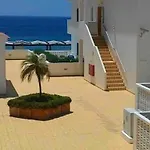 Apartmán Oura White View 2 Min Walk Sea *