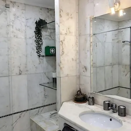 Oura White View 2 Min Walk Sea Албуфейра