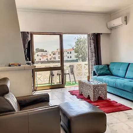 Апартаменти Oura White View 2 Min Walk Sea