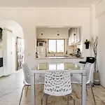 Apartment Oura White View 2 Min Walk Sea