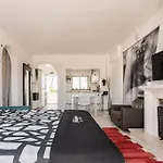 Apartment Oura White View 2 Min Walk Sea